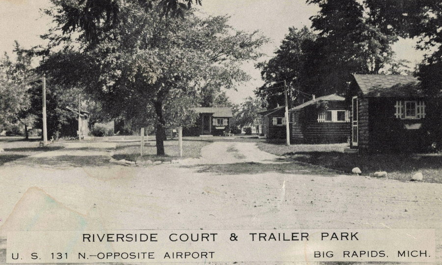 Riverside Court and Trailer Park - Vintage Postcard